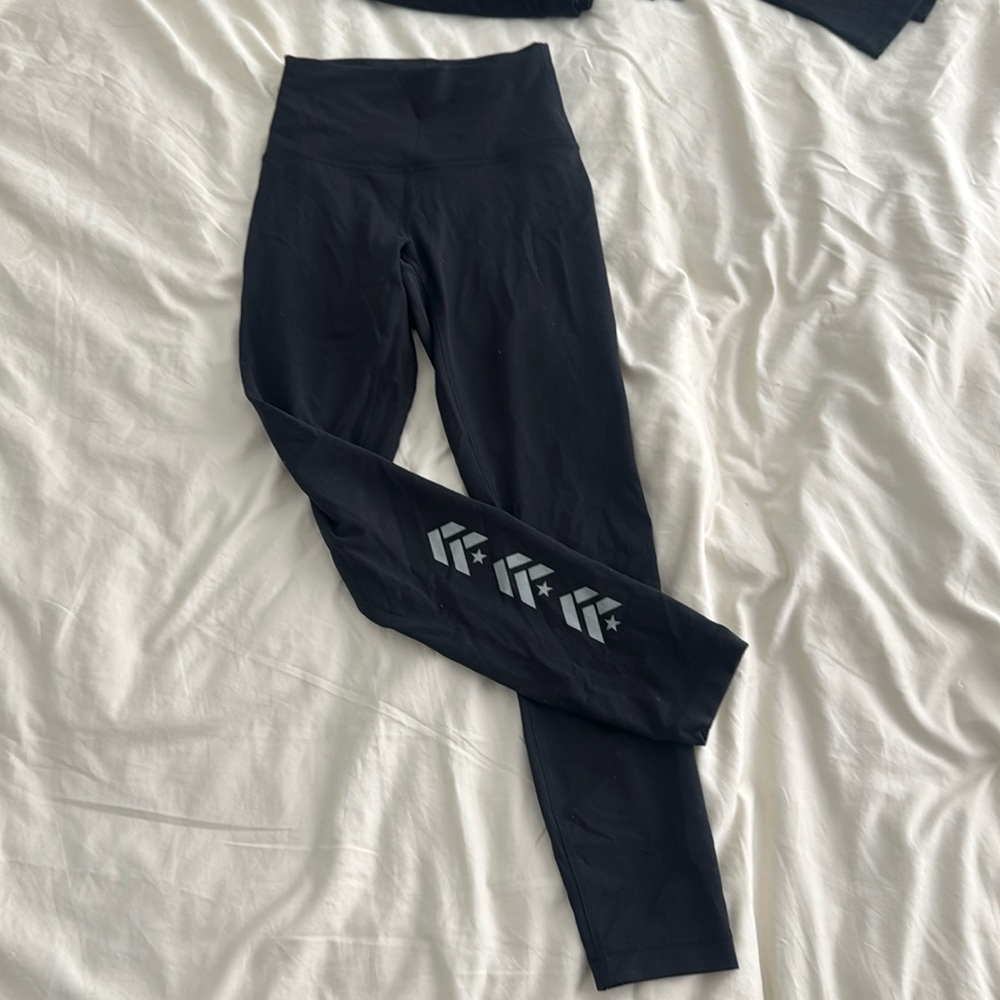 Lululemon x Barry’s wunder train leggings size 4